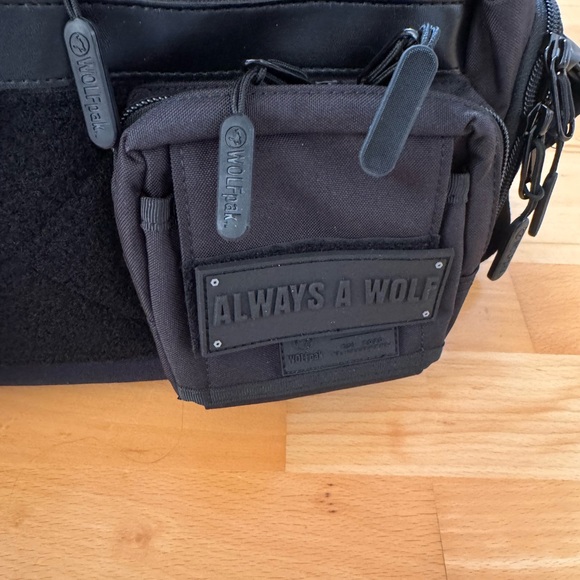 WolfPak Black Nightshade 20L Mini Duffle NEW NWT Fast Ship - Picture 7 of 11